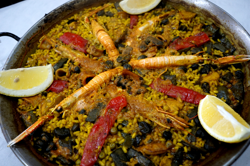 Eating in Casa Pinet, Tárbena, Alicante.